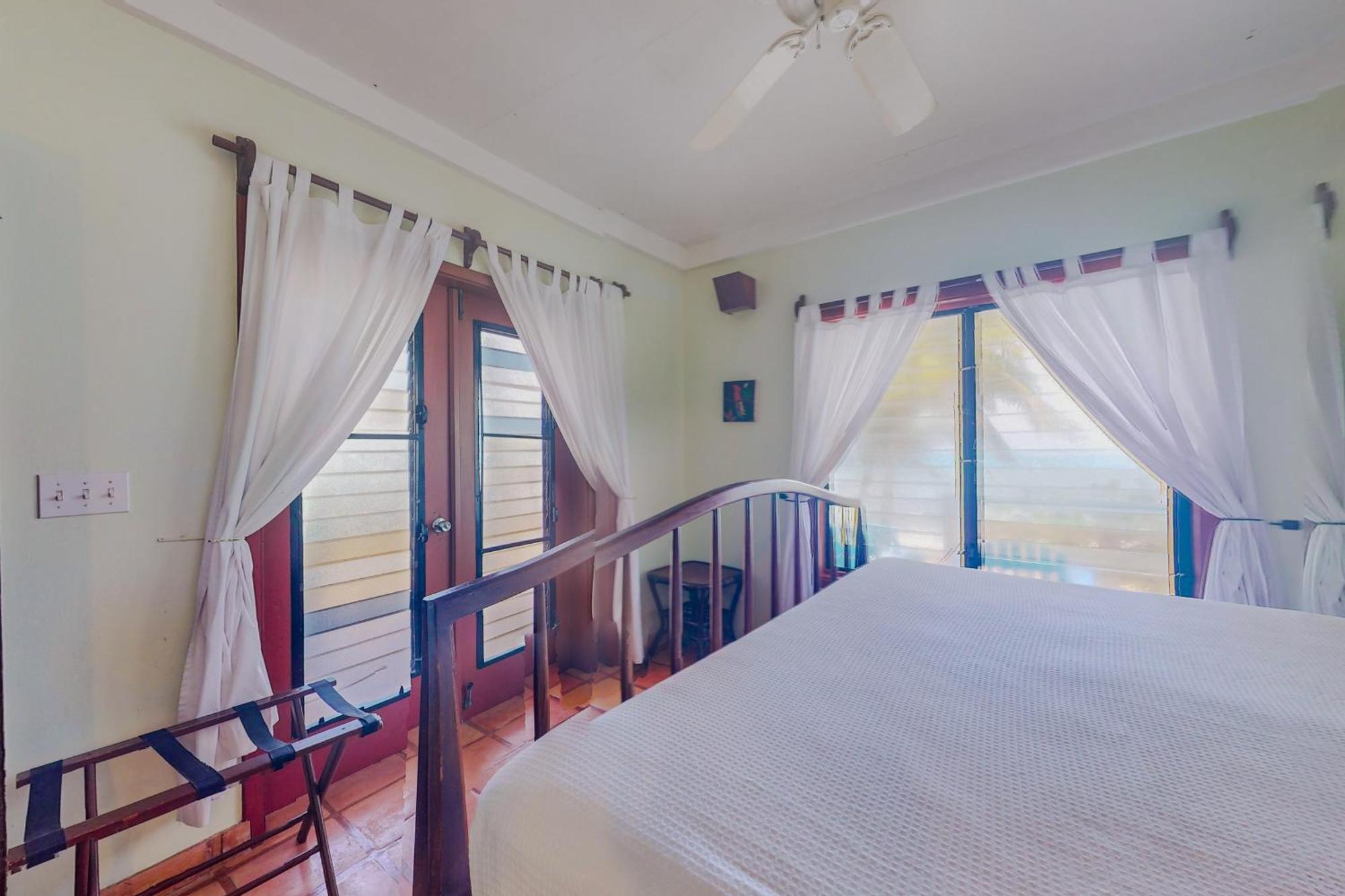 Beachside Villas Gold Standard Certified Placencia Room photo