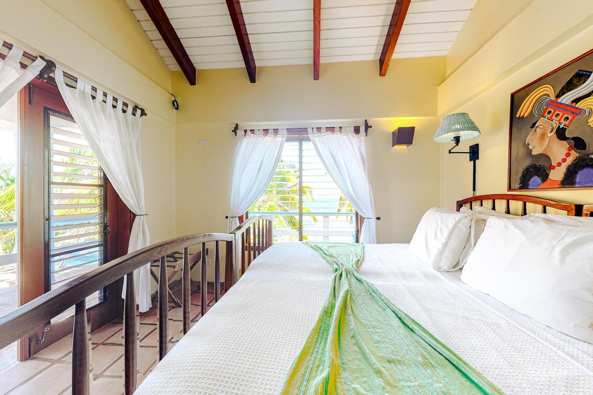 Beachside Villas Gold Standard Certified Placencia Room photo