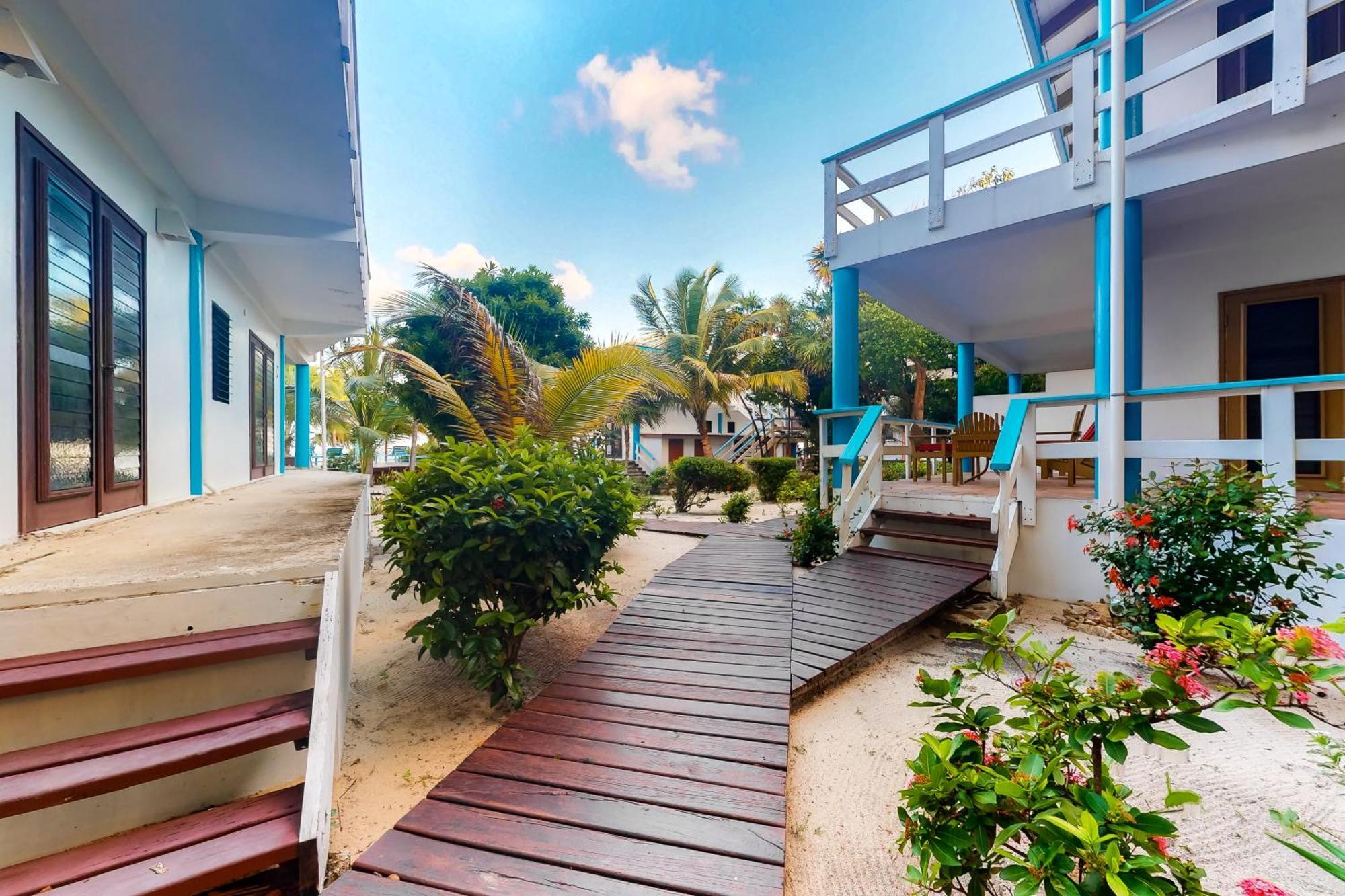 Beachside Villas Gold Standard Certified Placencia Room photo